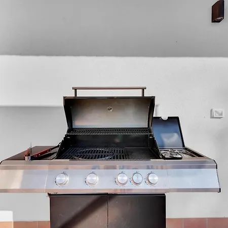 Apartment - Jacuzzi, Garden & Bbq Sirmione