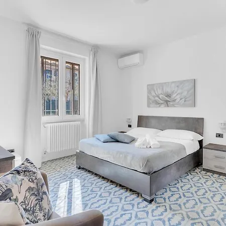 Apartment - Jacuzzi, Garden & Bbq Sirmione