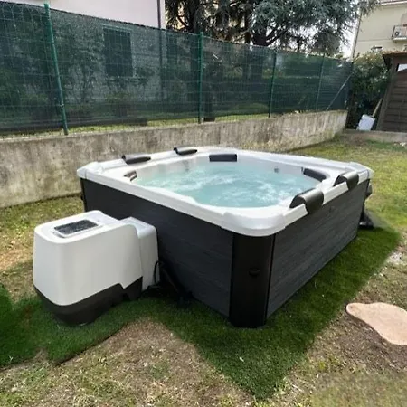 Apartment - Jacuzzi, Garden & Bbq