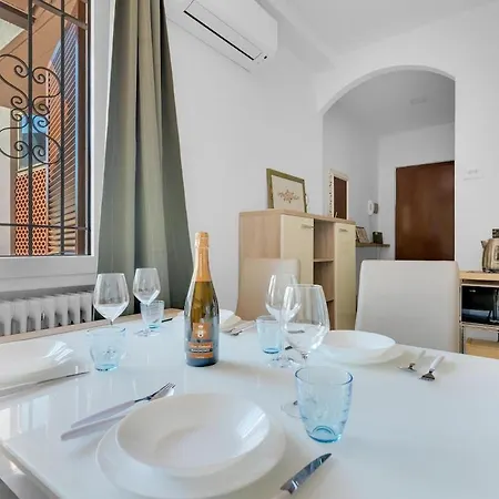 - Jacuzzi, Garden & Bbq Sirmione