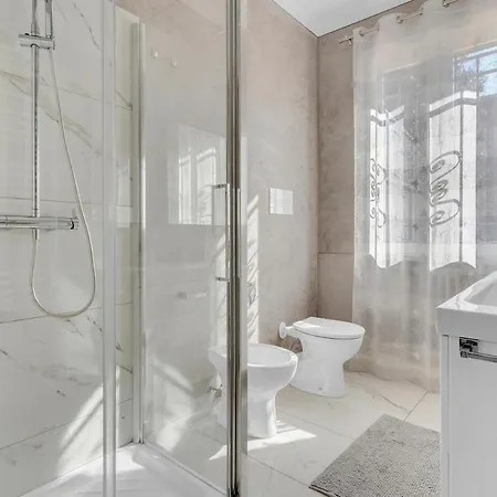 - Jacuzzi, Garden & Bbq Lejlighed Sirmione