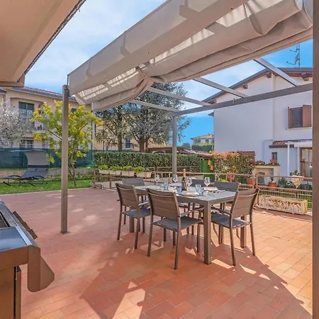 - Jacuzzi, Garden & Bbq Sirmione