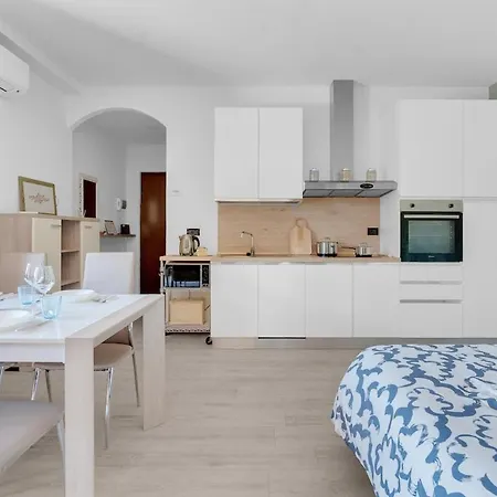 Lejlighed - Jacuzzi, Garden & Bbq *