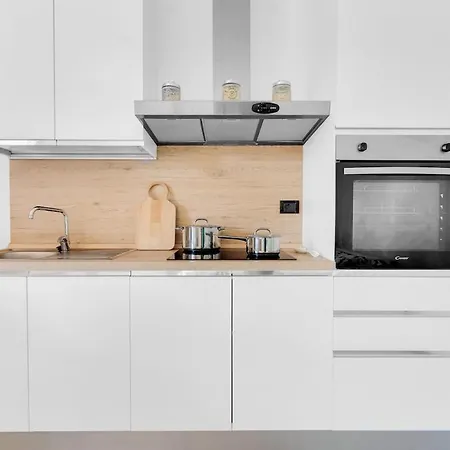 - Jacuzzi, Garden & Bbq Sirmione