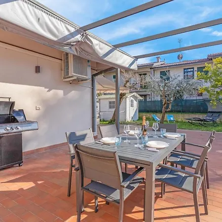 - Jacuzzi, Garden & Bbq Lejlighed Sirmione