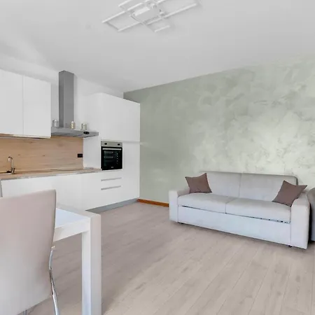 - Jacuzzi, Garden & Bbq