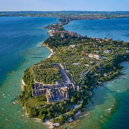 - Jacuzzi, Garden & Bbq Sirmione