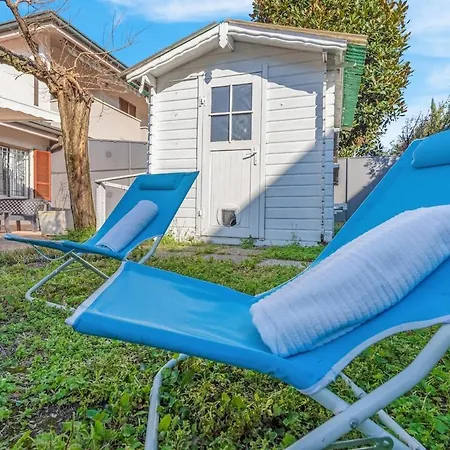 - Jacuzzi, Garden & Bbq