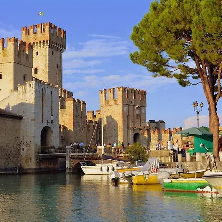 Apartament - Jacuzzi, Garden & Bbq Sirmione